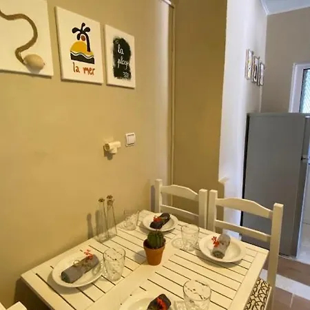 Apartment Geranium Ksamil