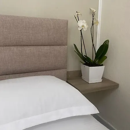 Apartment Geranium Ksamil