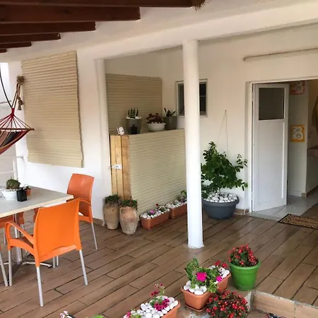 Apartment Geranium Ksamil